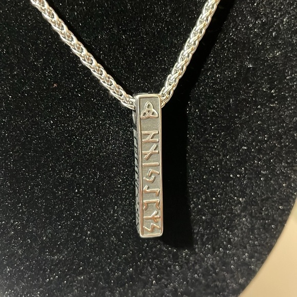 STAINLESS STEEL VIKING/CELTIC PENDANT AND CHAIN.